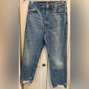 Abercrombie & Fitch Women’s Zoe Natural high rise ankle Straight Jeans, 27 Short